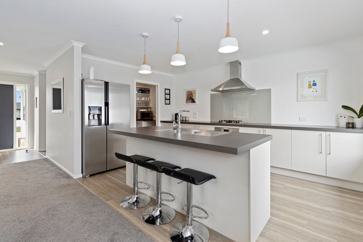 17 West Thompson Street, Leamington, Cambridge - Carousel 2