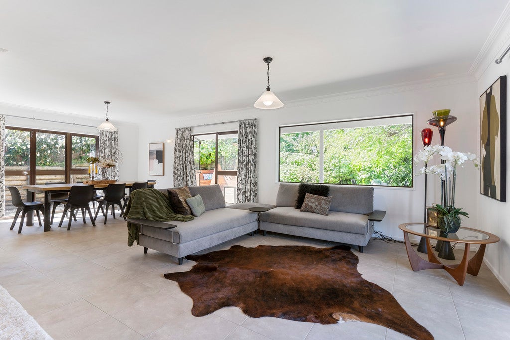 27 Lexington Drive, Botany Downs, Auckland - Carousel 2