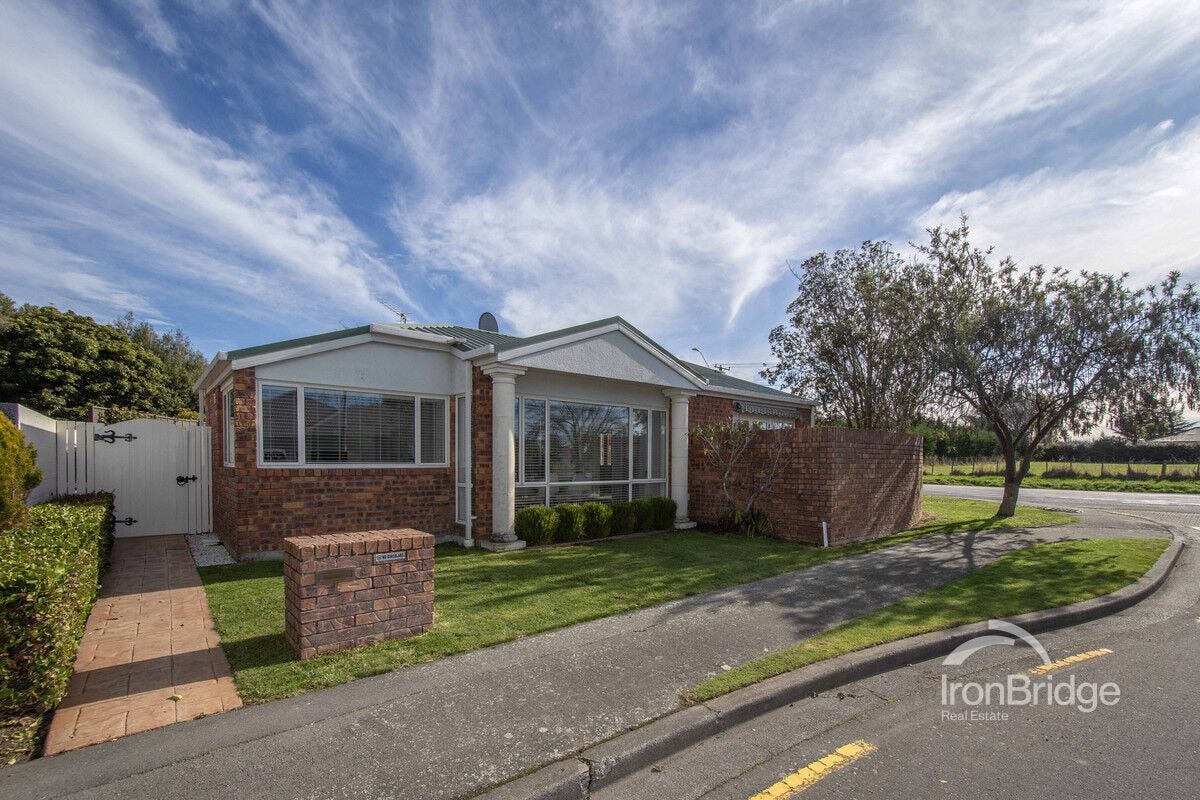 1/2 Brookford Place, Westmorland, Christchurch - Carousel 2