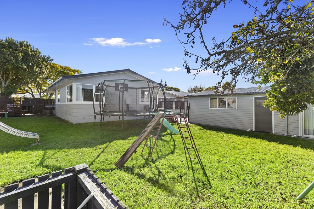 26 Challinor Street, Pukete, Hamilton - Carousel 12