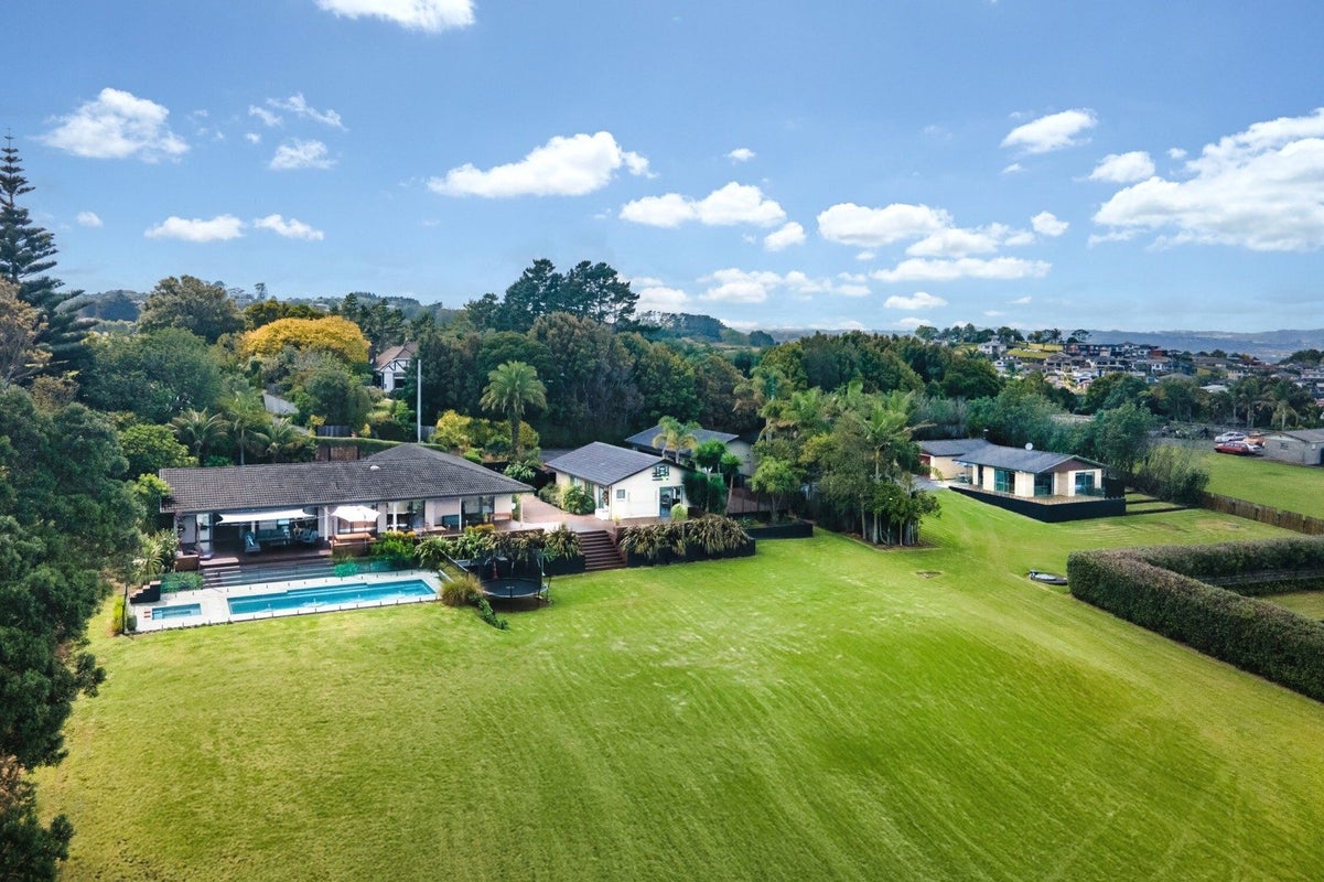339 Redoubt Road, Totara Park, Auckland - Carousel 1
