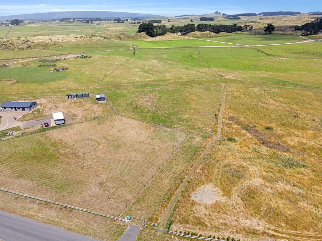 36 Mowhia Grove, Waitarere, Levin - Carousel 6