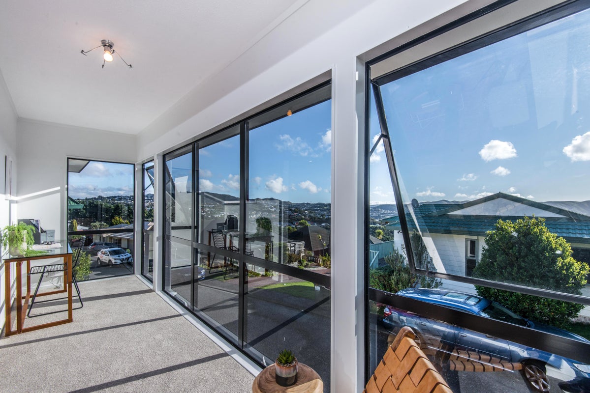 3A Sunningdale Lane, Woodridge, Wellington - Carousel 2