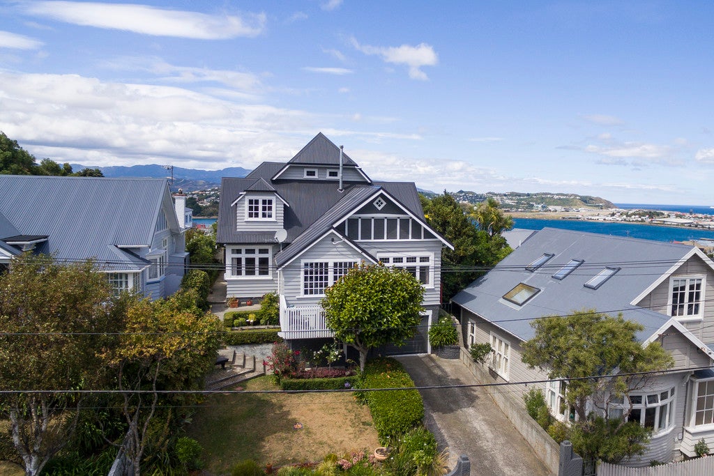 63 Waipapa Road, Hataitai, Wellington - Carousel 1