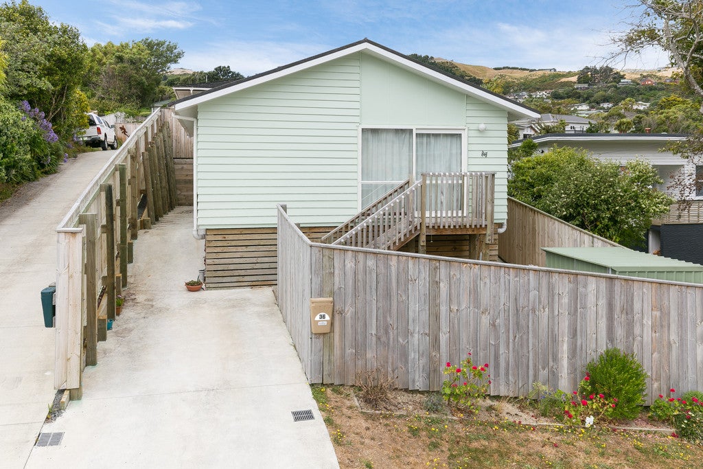 36 Ranui Tce, Tawa, Wellington - Carousel 2