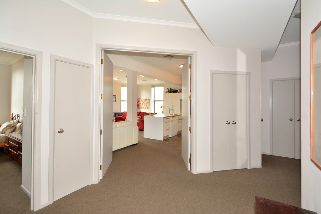 16F Manse Street, Dunedin Central, Dunedin - Carousel 1