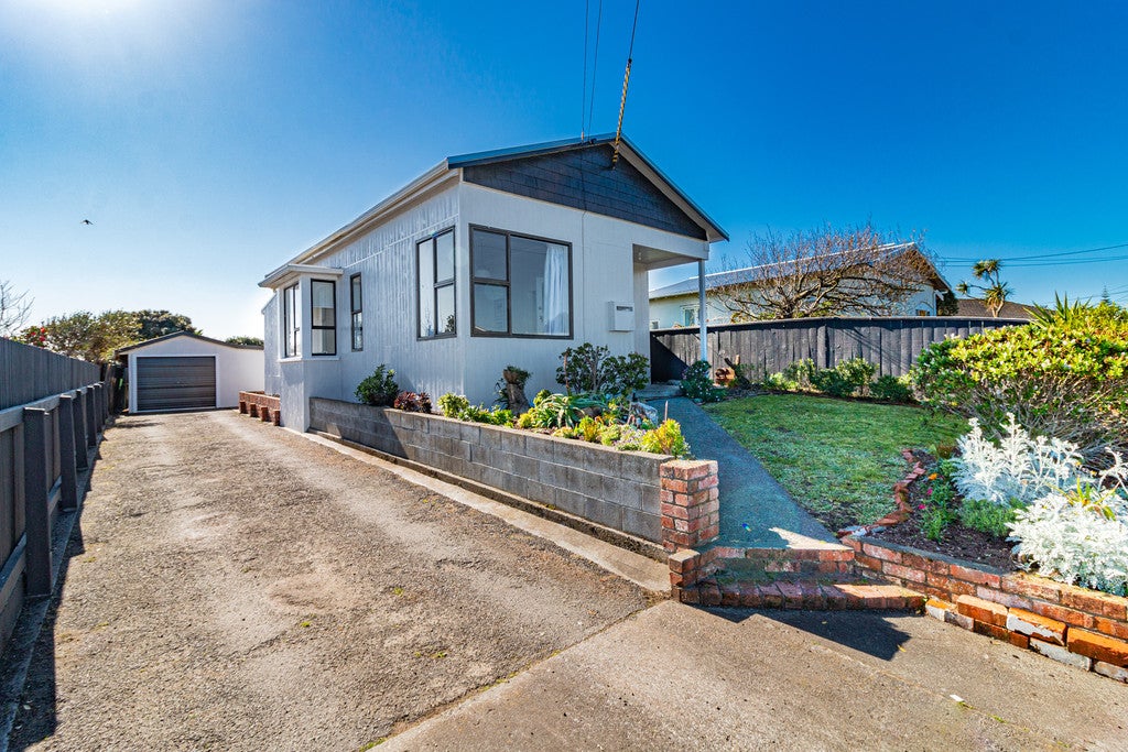 9 Manuka Street, Castlecliff, Whanganui - Carousel 2
