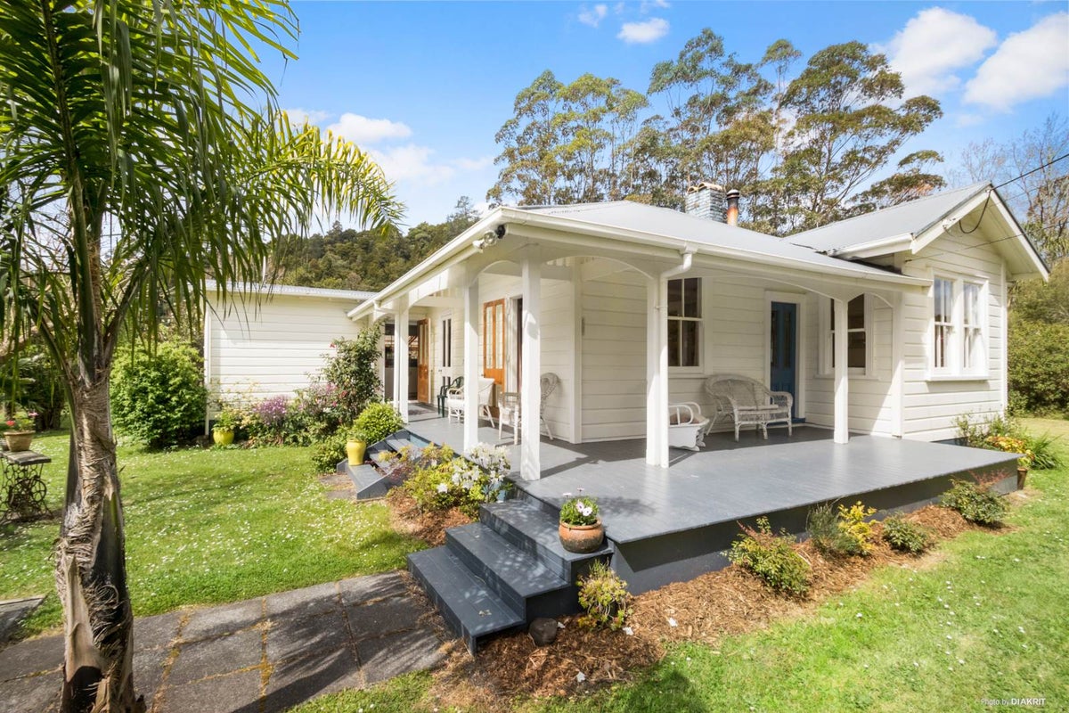 108 Upper Waiwera Road, Silverdale - Carousel 1