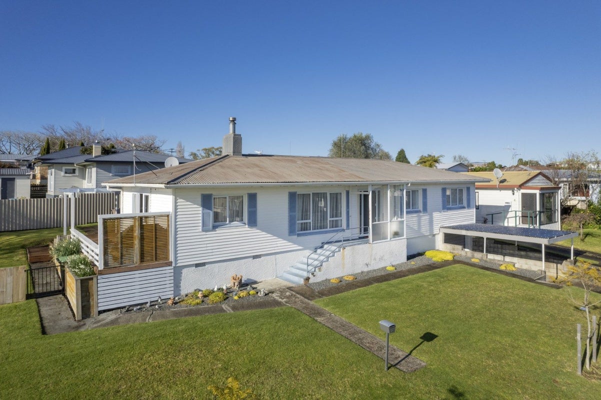 2 Lisbon Street, Greerton, Tauranga - Carousel 23
