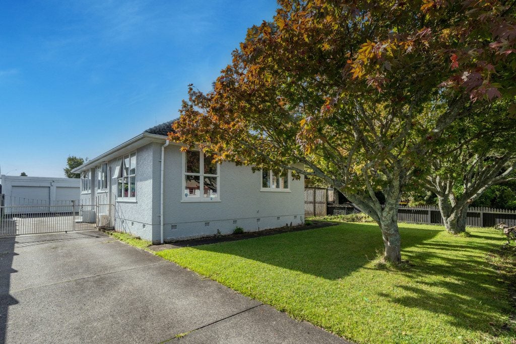38 Douglas Crescent, Fairfield, Hamilton - Carousel 1