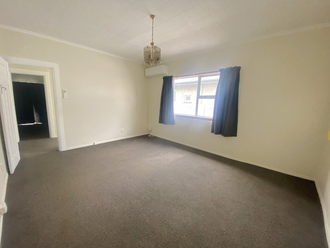 416 Broadway, Miramar, Wellington - Carousel 2
