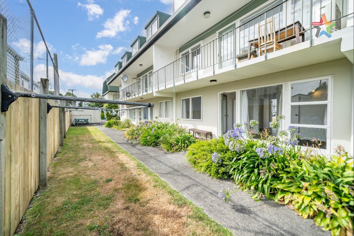 3/23 Britannia Street, Petone, Lower Hutt - Carousel 1