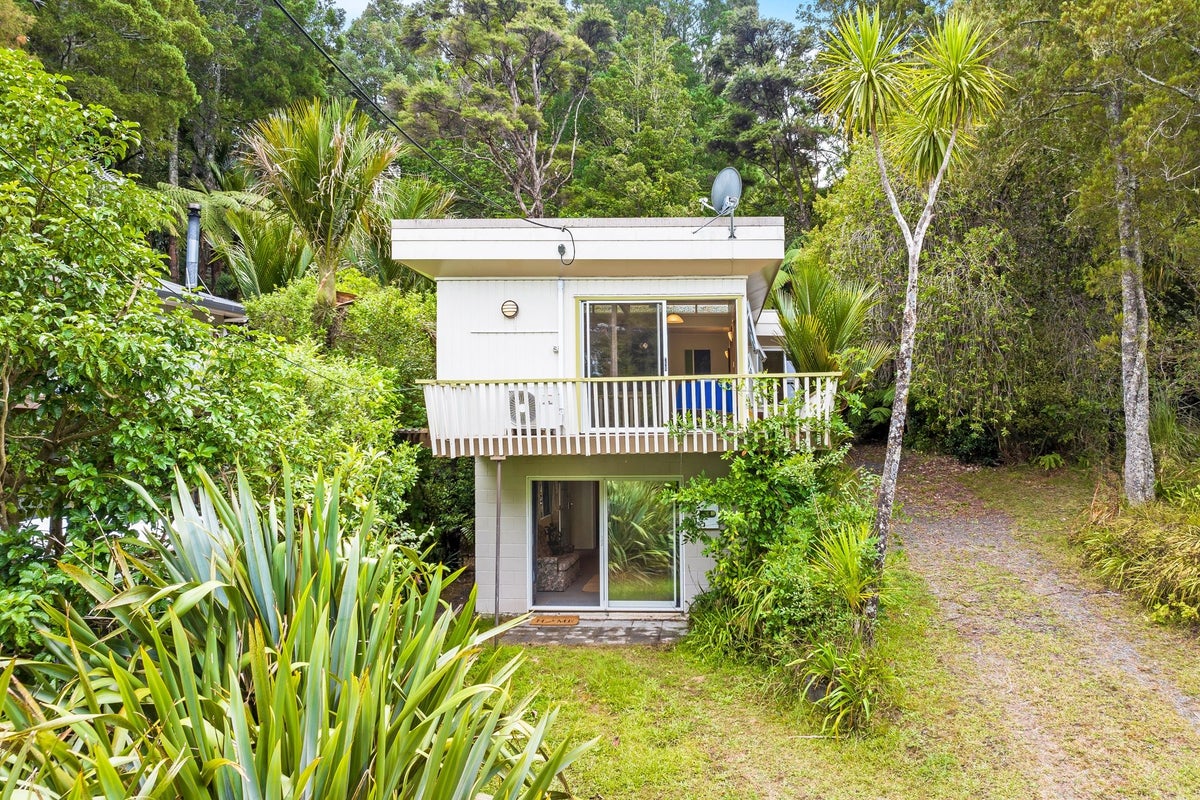 19 CLINTON RD, Tawharanui Peninsula, Matakana - Carousel 1