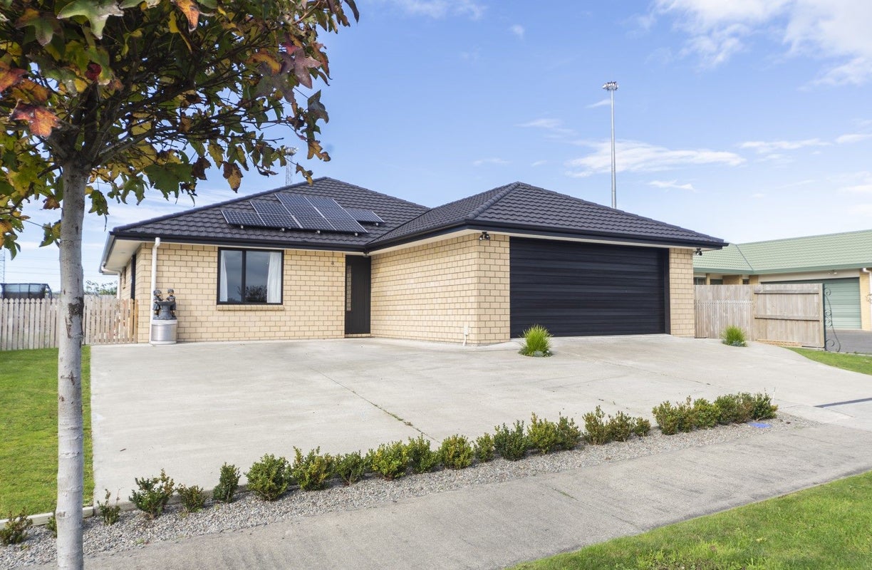 67 Balrickard Way, Milson, Palmerston North - Carousel 1