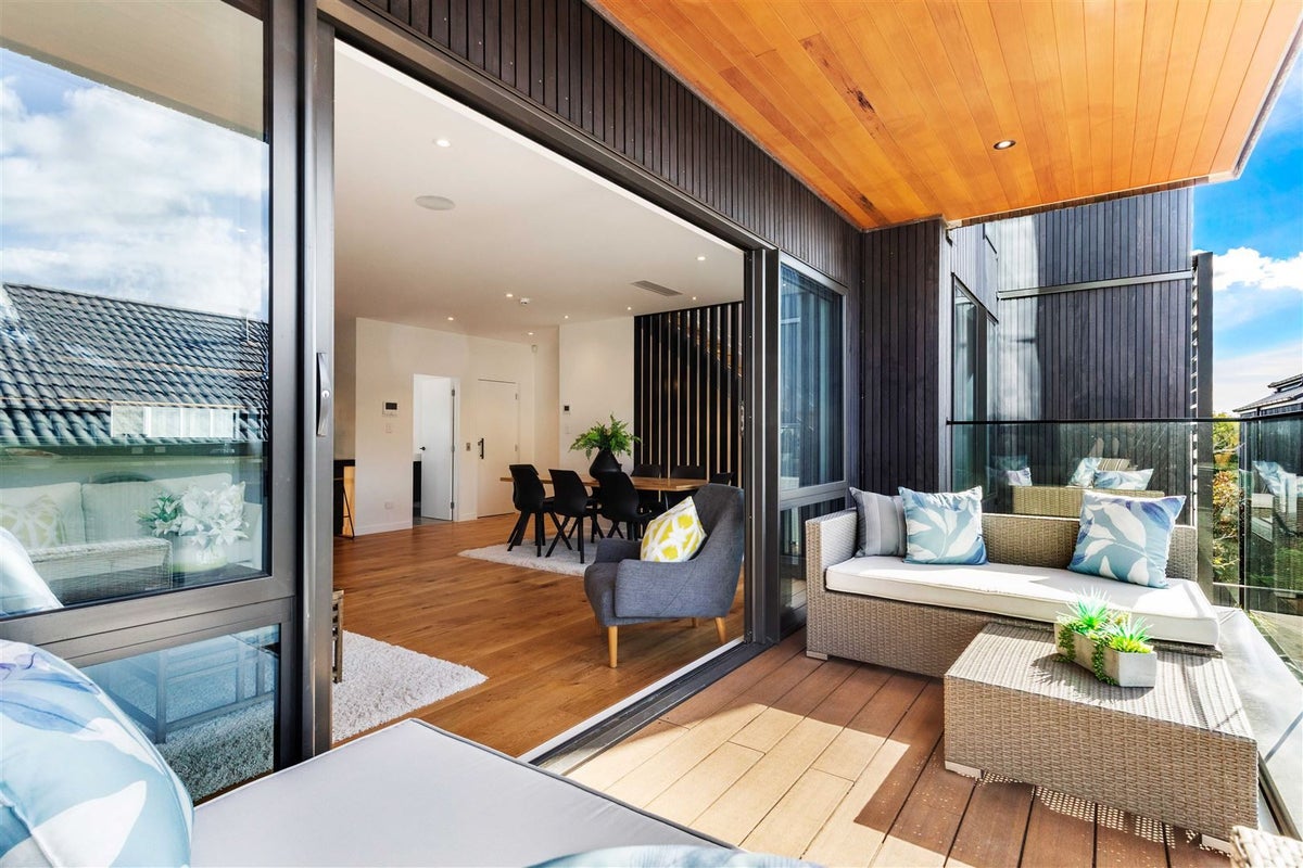 5D Pierce Road, Milford, Auckland - Carousel 1