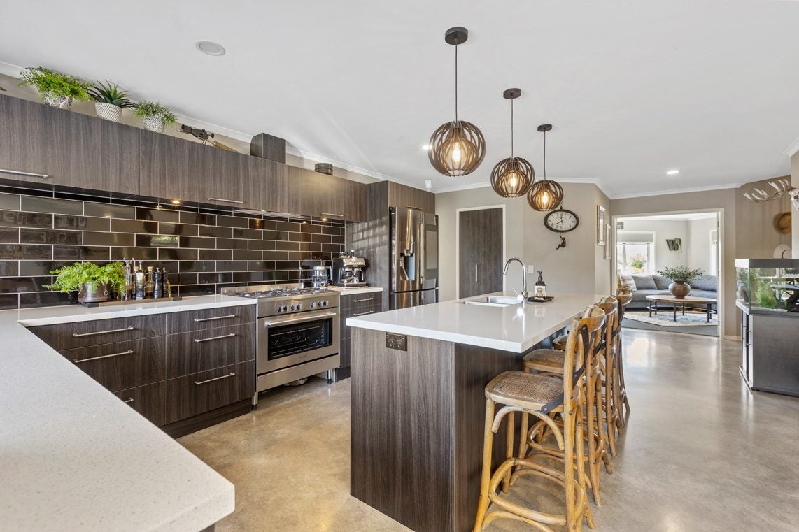 2 Golf Course Lane, Waiwhakaiho, New Plymouth - Carousel 1
