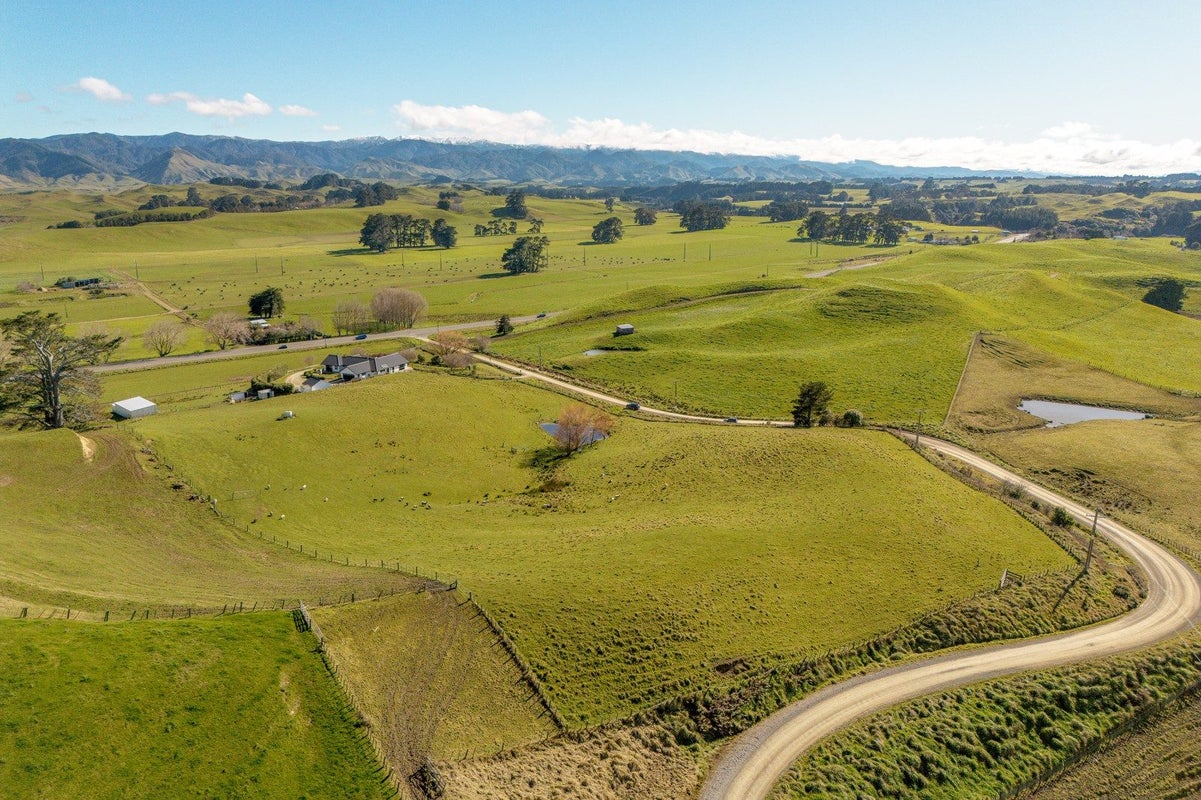 14 Centre Road, Matamau - Carousel 44