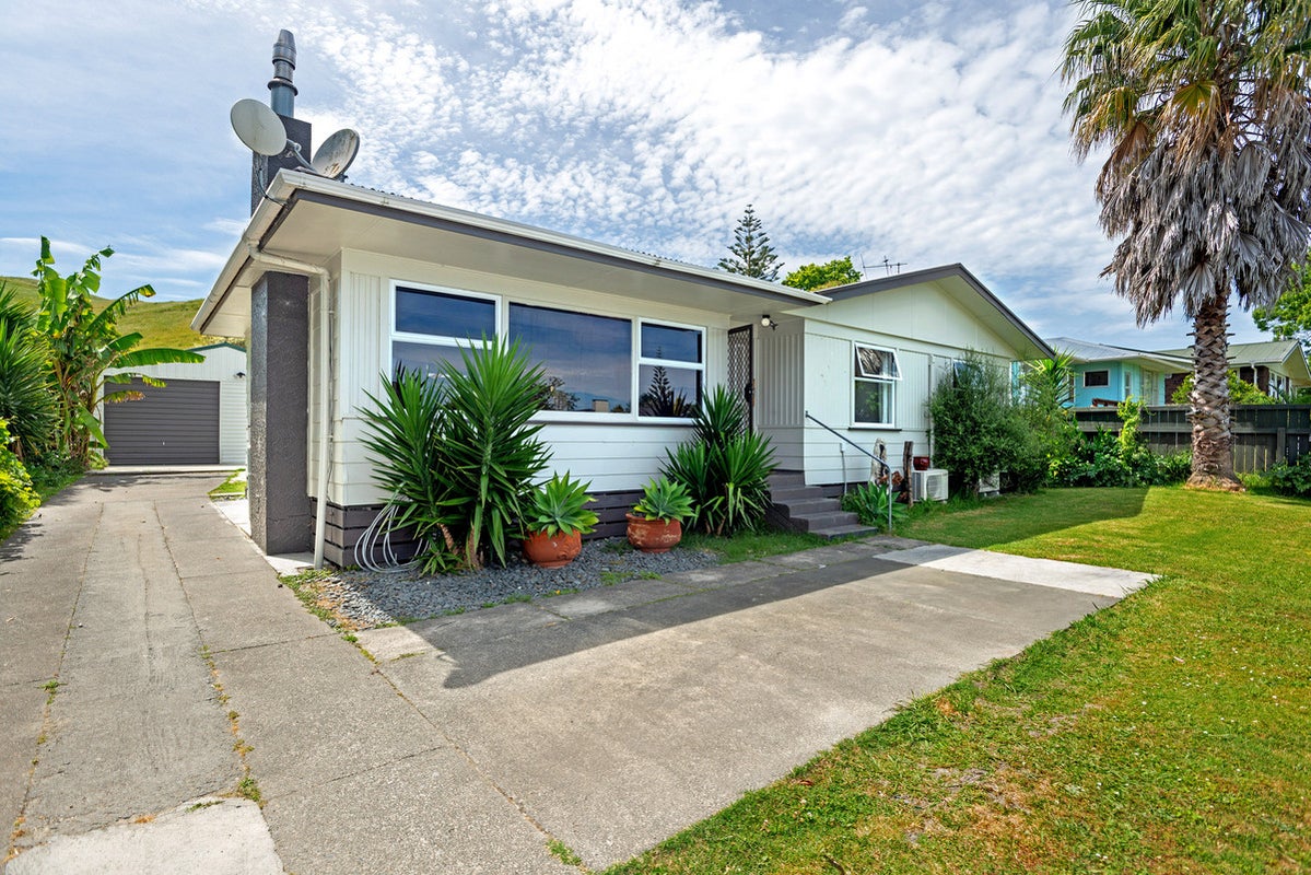 59 Lyell Road, Outer Kaiti, Gisborne - Carousel 1