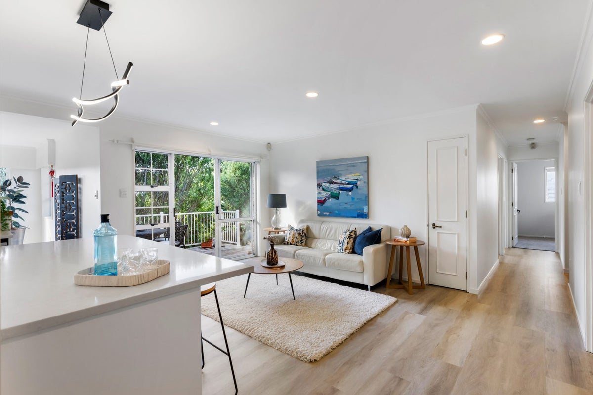 285 Beach Road, Campbells Bay, Auckland - Carousel 1