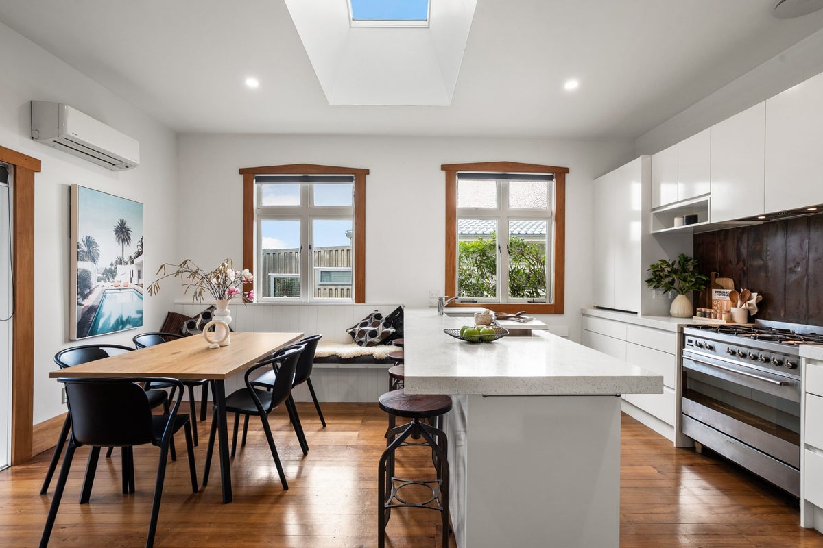 24 Margaret Avenue, Mount Albert, Auckland - Carousel 2