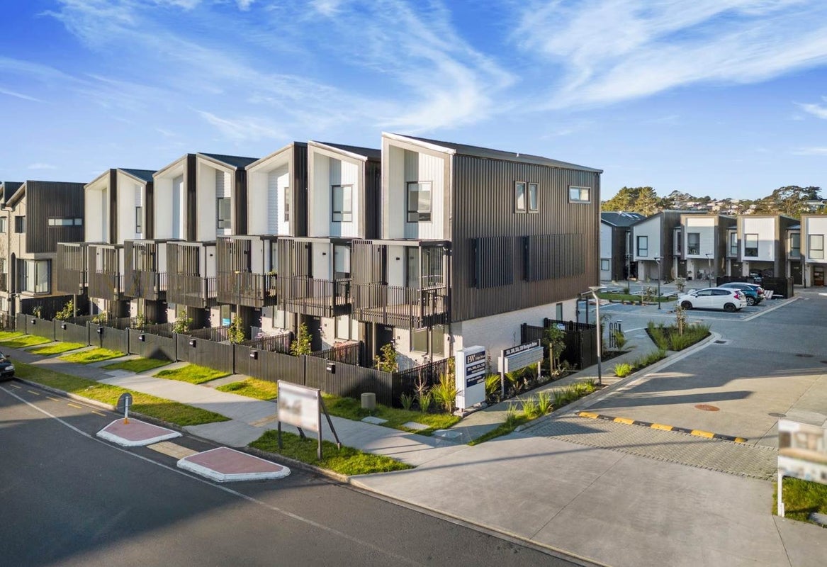 5/30B Westgate Drive, Westgate, Auckland - Carousel 1