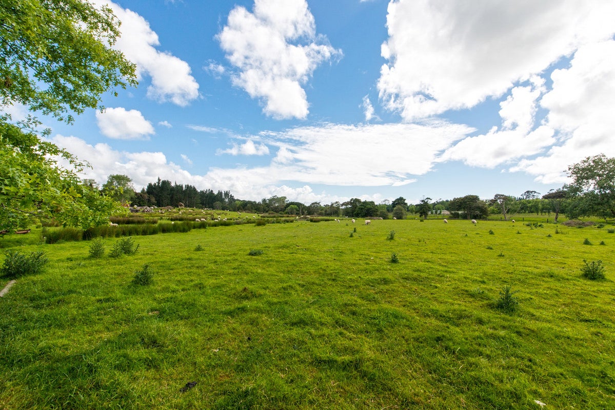 202 Pine Valley Road, Silverdale - Carousel 1