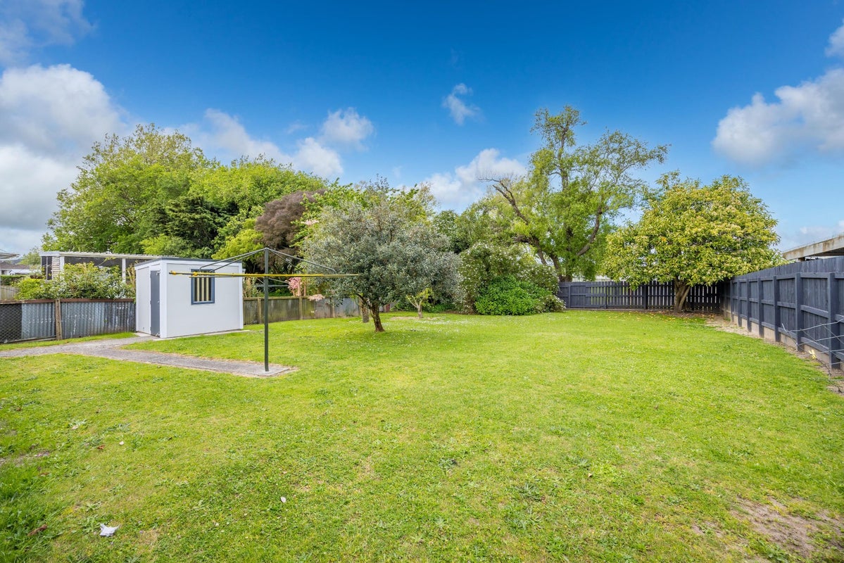 8 Chisholm Street, Huntly, Huntly - Carousel 1