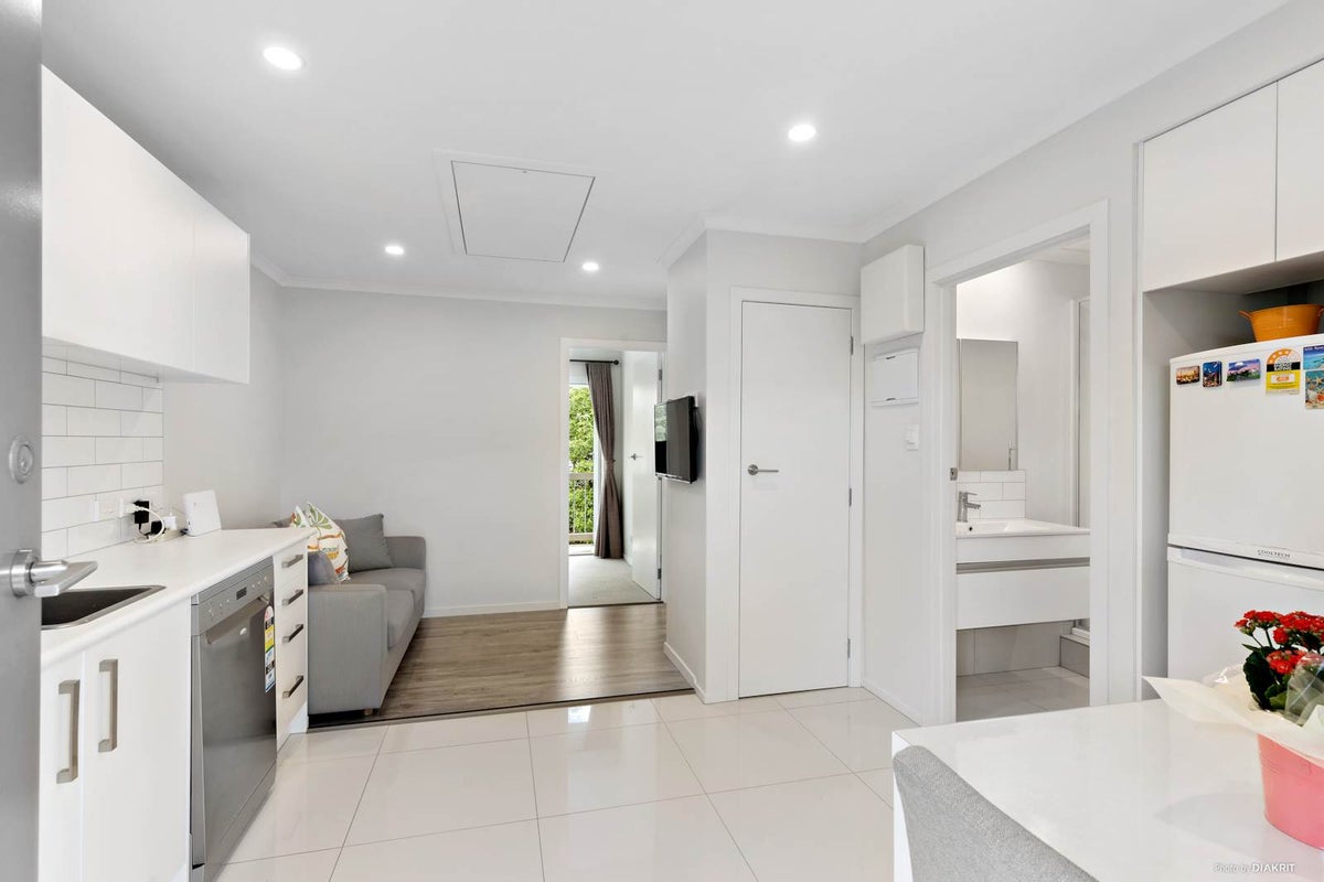 10/30 Kimberley Road, Epsom, Auckland - Carousel 6