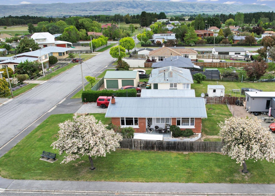 27 Dungannon Street, Ranfurly, Ranfurly - Carousel 29