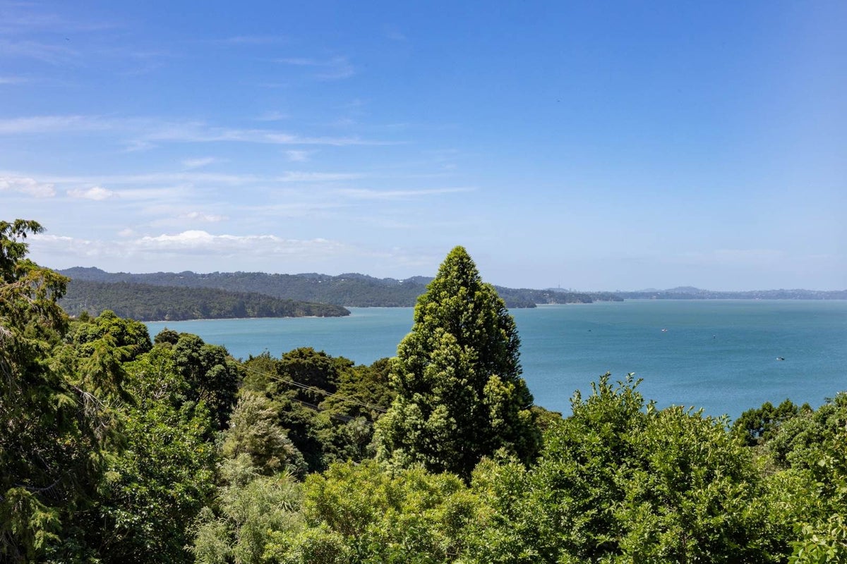 101 Cornwallis Road, Cornwallis, Auckland - Carousel 2
