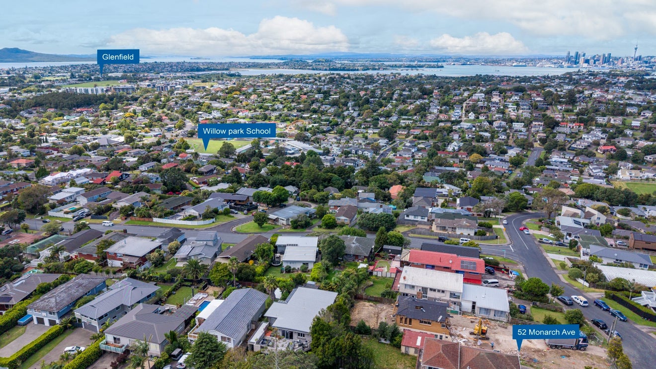 52 Monarch Avenue, Hillcrest, Auckland - Carousel 1