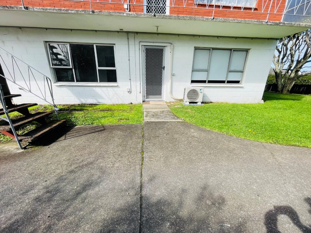 6/138 Richardson Road, Owairaka, Auckland - Carousel 2