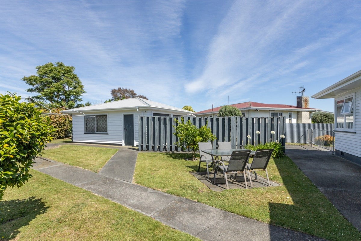 34 Trinity Crescent, Pirimai, Napier - Carousel 14