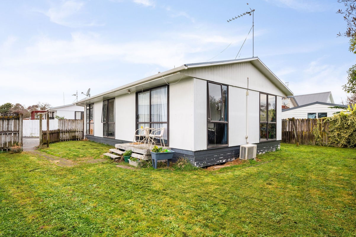 15A Garland Drive, St Andrews, Hamilton - Carousel 1