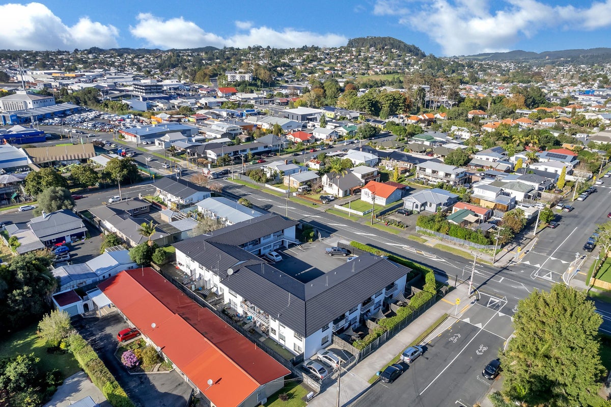 12 Central Avenue, Avenues, Whangarei - Carousel 15