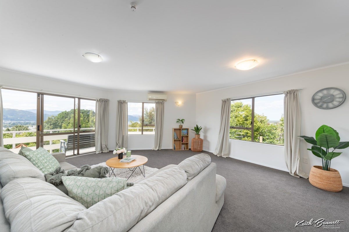 29 Stanhope Grove, Korokoro, Lower Hutt - Carousel 2