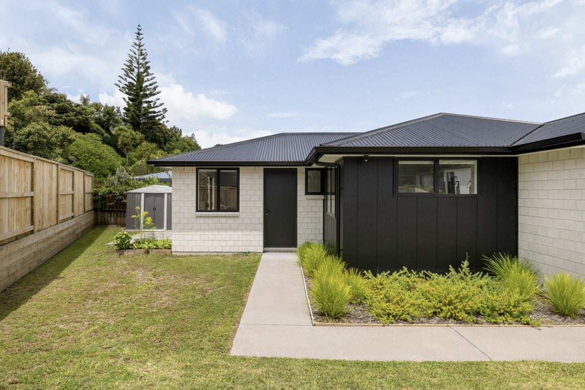 6 Mossie Way, Greerton, Tauranga - Carousel 2