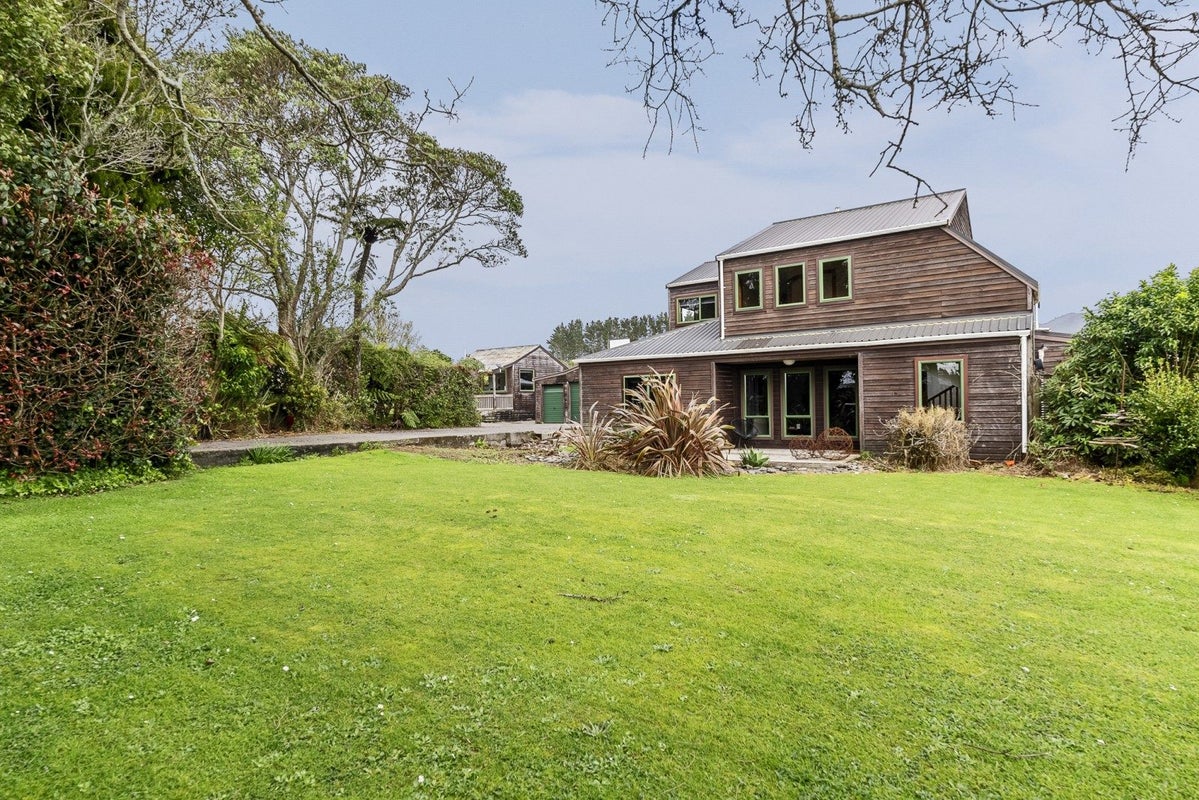 612 Plymouth Road, Koru, New Plymouth - Carousel 1