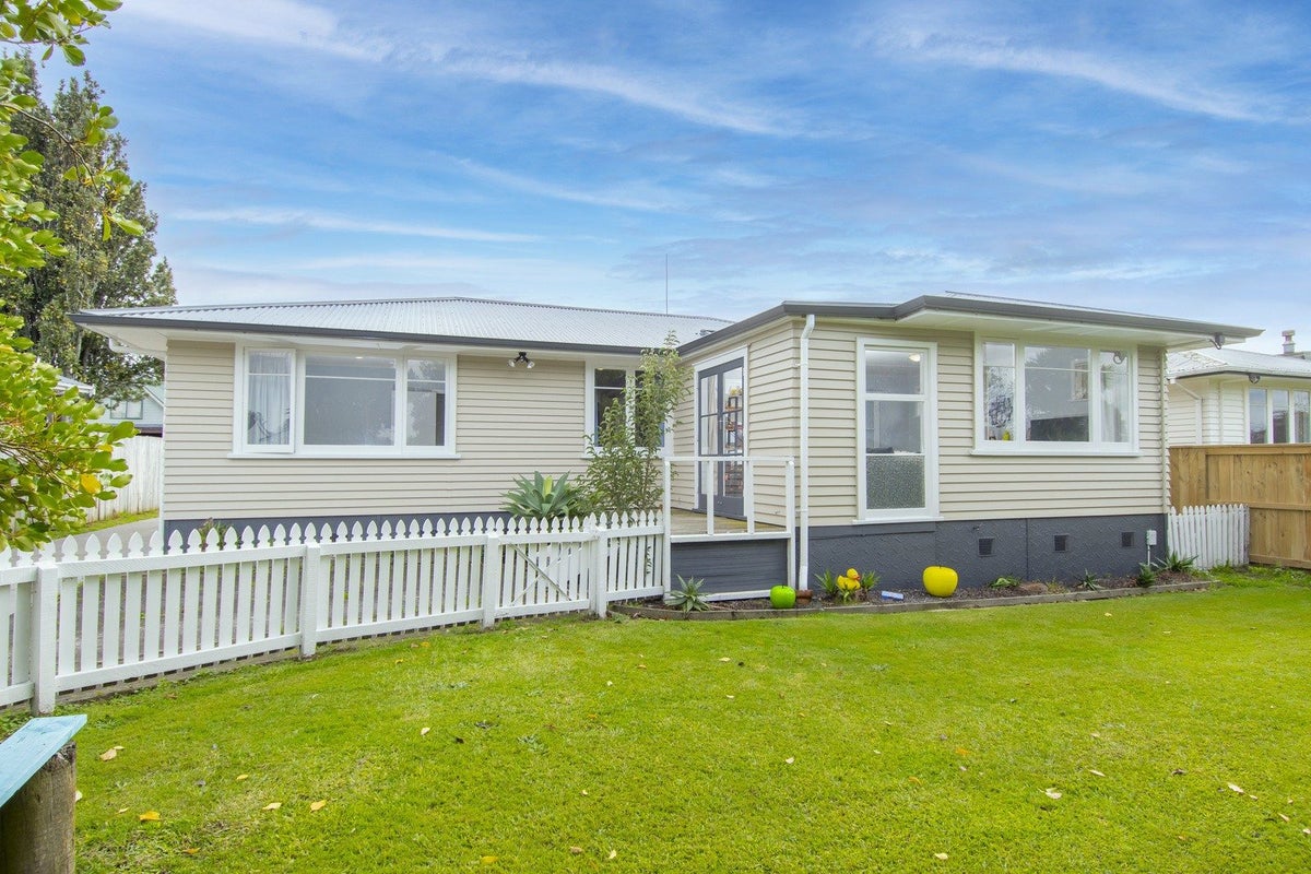 54A Henderson Crescent, Parkvale, Tauranga - Carousel 1