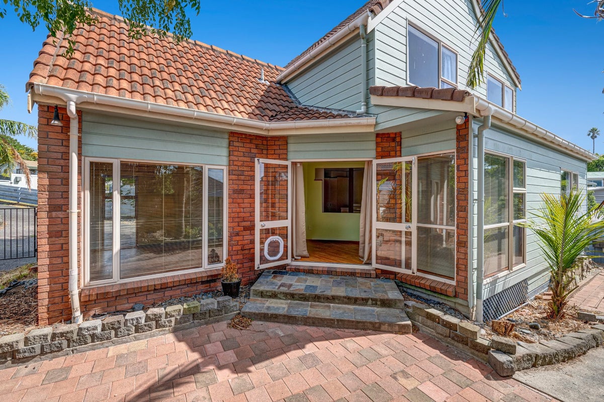 3/3 Gilshennan Valley, Red Beach, Whangaparaoa - Carousel 2