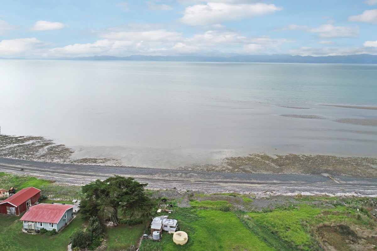 1253 East Coast Road, Pokeno - Carousel 24