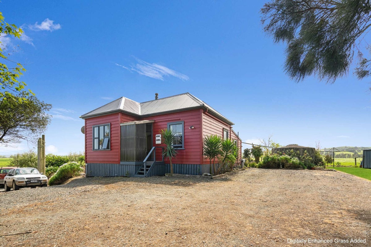 6560 State Highway 12, Turiwiri - Carousel 1