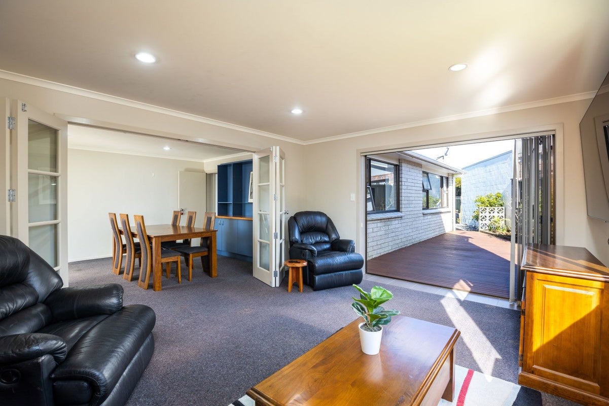 38 Trelawney Crescent, Westown, New Plymouth - Carousel 2