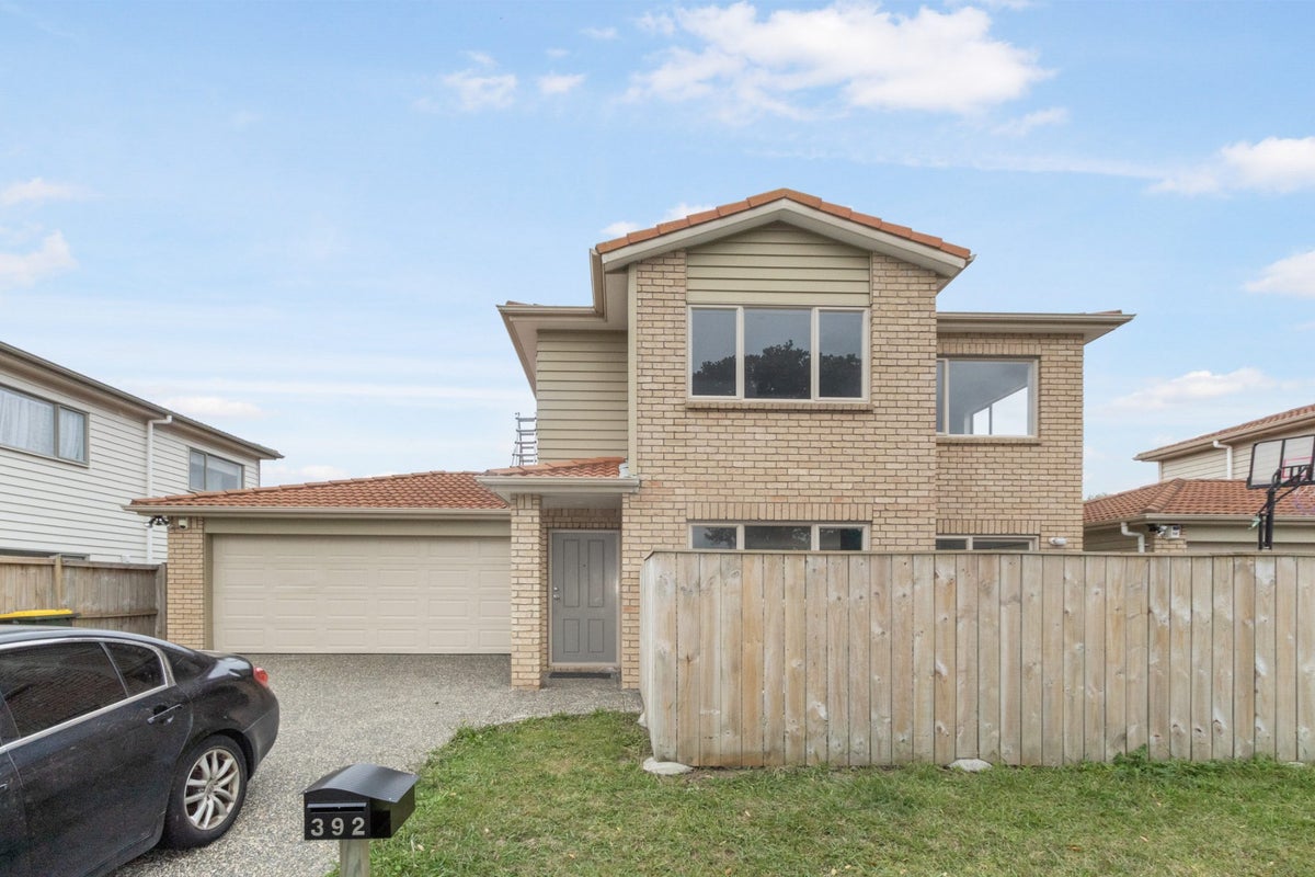 392 Chapel Road, Flat Bush, Auckland - Carousel 1