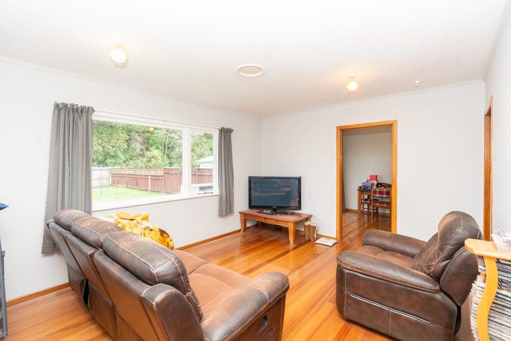 37B Fenwick Crescent, Hillcrest, Hamilton - Carousel 1