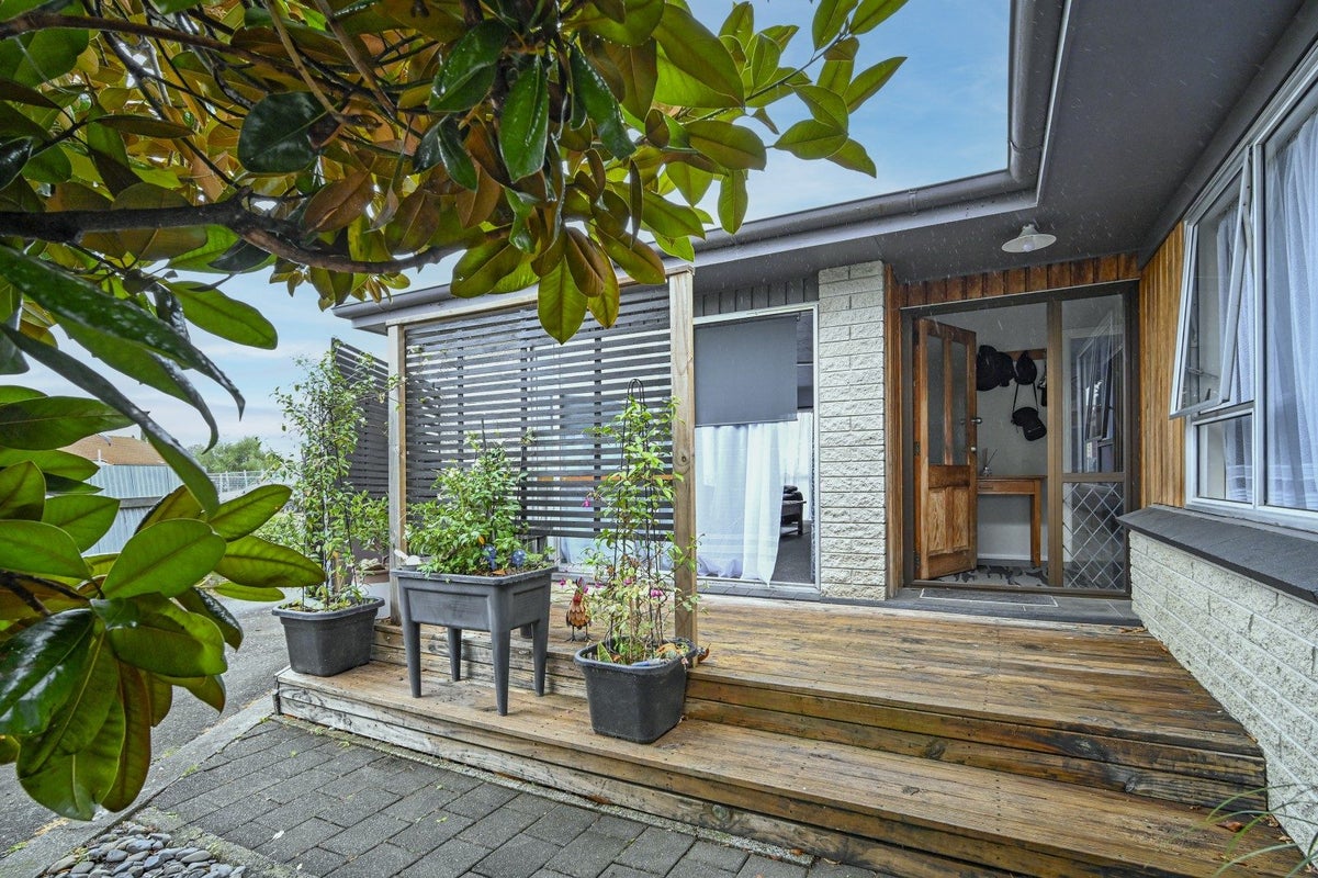 83 Caernarvon Drive, Flaxmere, Hastings - Carousel 2