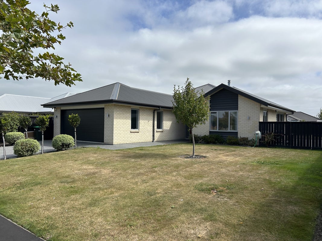 25 Eastfield Drive, Lincoln, Lincoln - Carousel 1