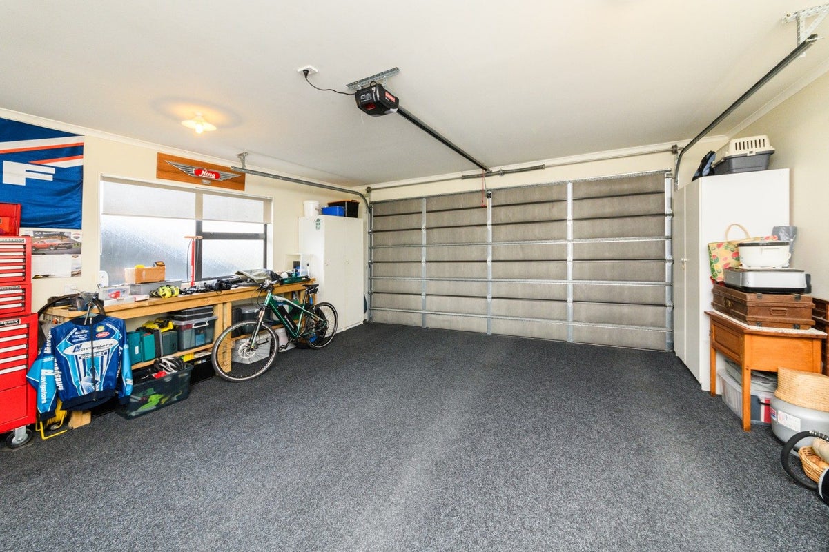 4A Silkwood Place, Fitzherbert, Palmerston North - Carousel 40