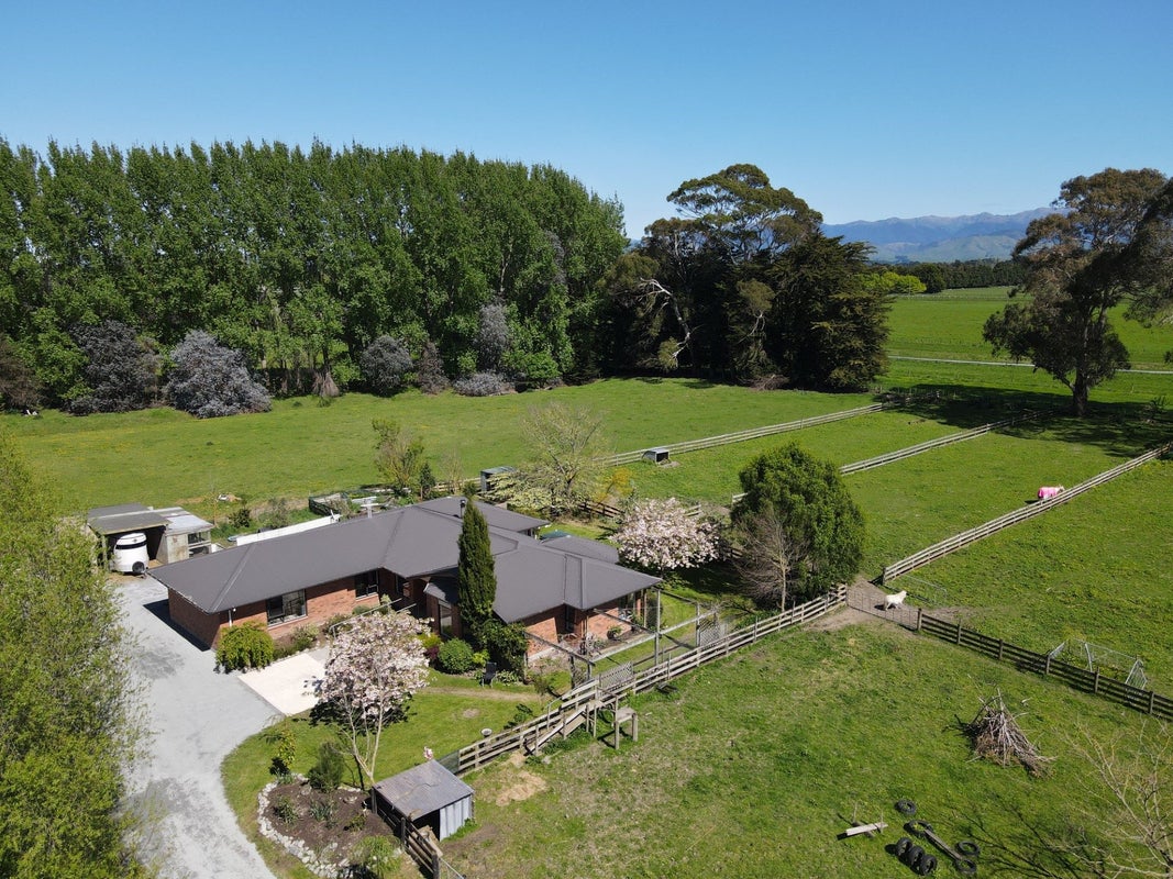 181C Willow Park Drive, Masterton - Carousel 2
