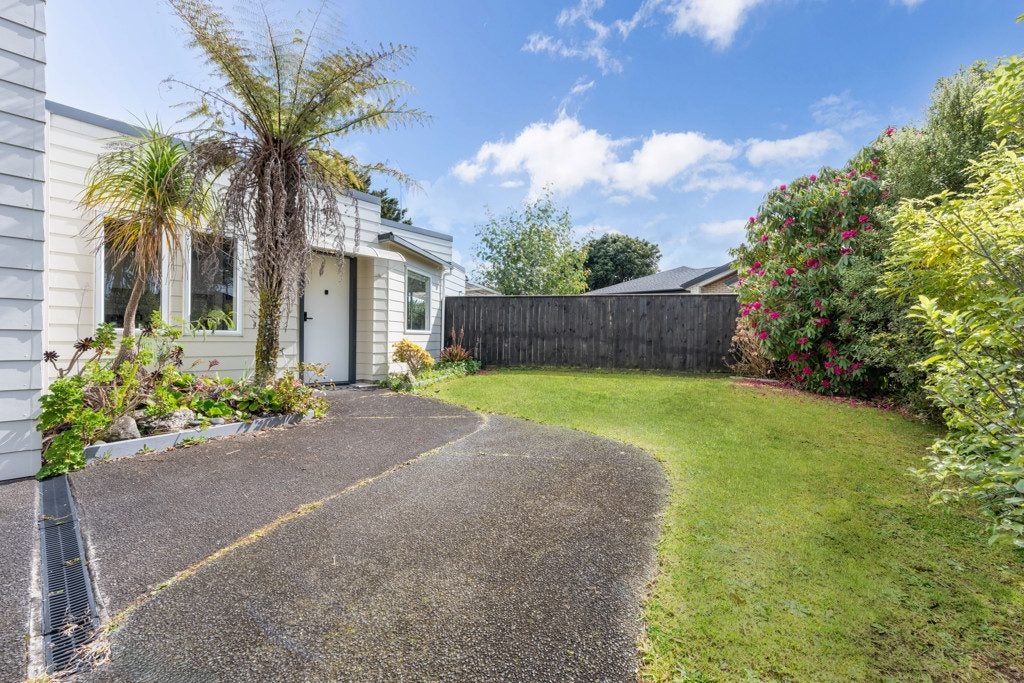 11 Fathom Place, Te Atatu Peninsula, Auckland - Carousel 2